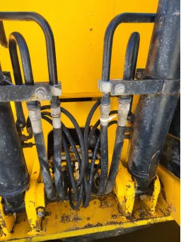 Верижен багер JCB JS130LC image 10