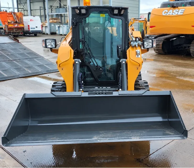 Мини челен товарач Case SR210B 2024