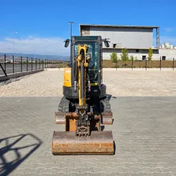 Мини багер Bobcat E26 image 1
