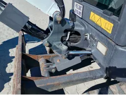 Мини багер Bobcat E26 image 9