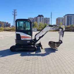 Мини багер Bobcat E26 image 2