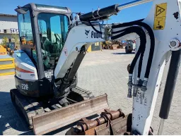 Мини багер Bobcat E26 image 8