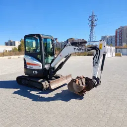 Мини багер Bobcat E26 image 1