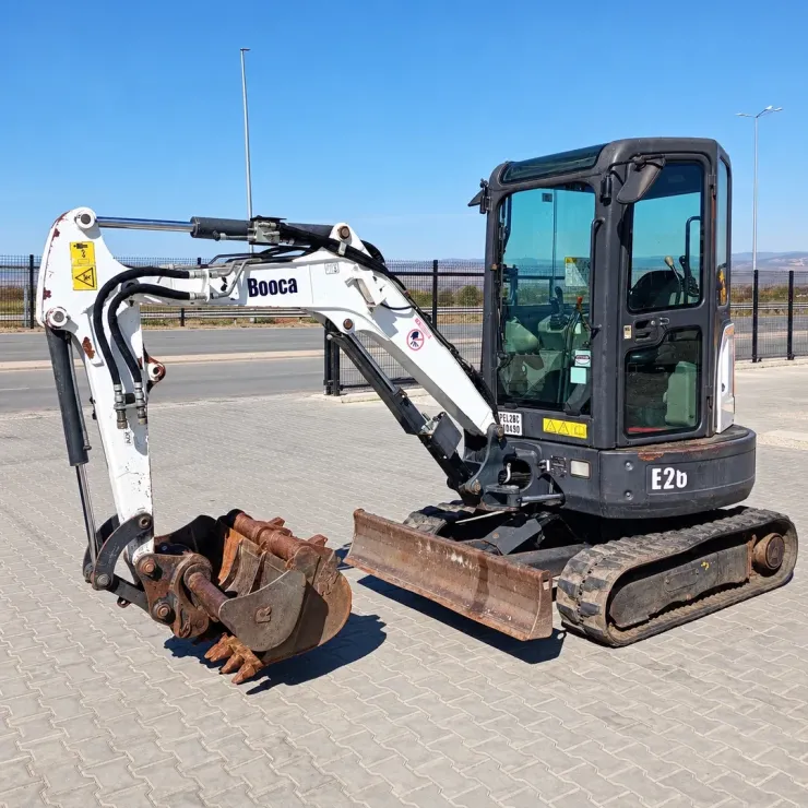 Мини багер Bobcat E26