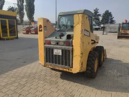 Мини челен товарач Gehl 4840 image 6