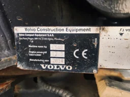 Мини багер Volvo EC15C / 2348 реални мото часа  image 13
