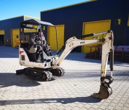 Мини багер Kubota E16 image 1