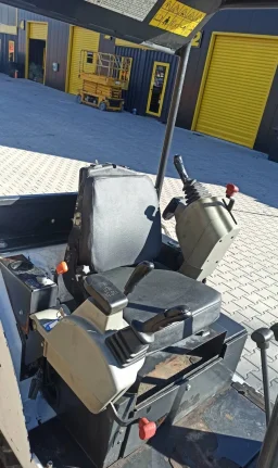 Мини багер Kubota E16 image 7