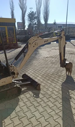 Мини багер Kubota E16 image 12